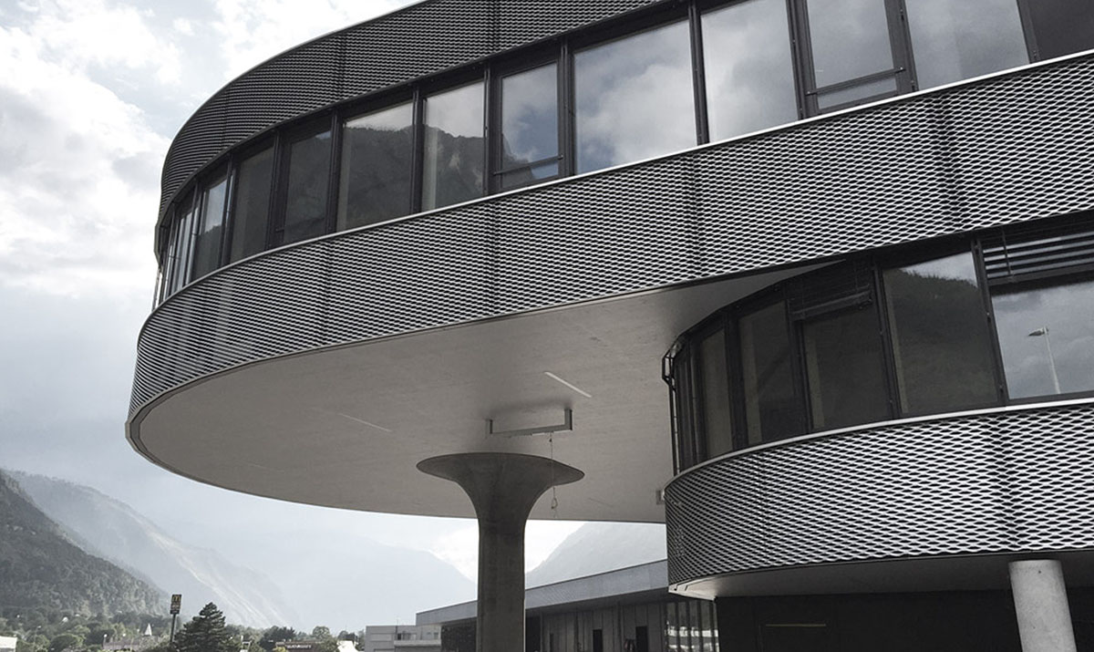 straekmetal facade stor
